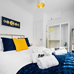 https://stay-in-cardiff-canton-st-johns-court-apartment-cf5-1ny.cardiffhotelswales.com